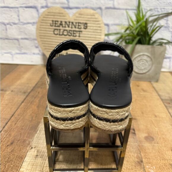 KARL LAGERFELD PARIS
Kamara Quilted Platform Sandals - Picture 7 of 10